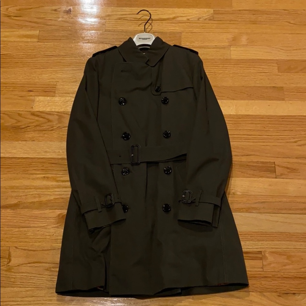Burberry Trench Coat USA Size 6 Army Green